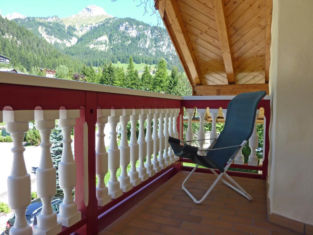 Appartamenti Majon Sotroi Campitello di Fassa Ruang foto