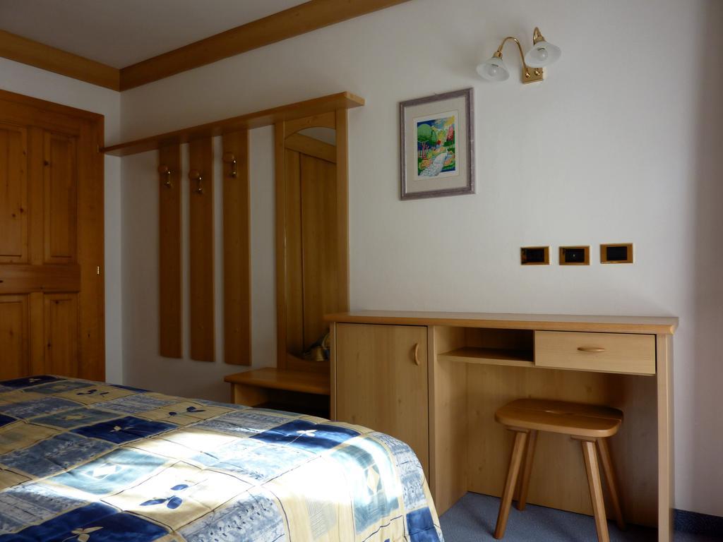 Appartamenti Majon Sotroi Campitello di Fassa Bagian luar foto